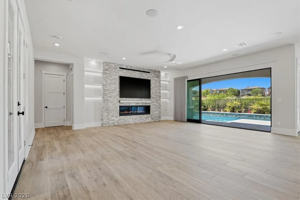 1939 Orchard Mist, Las Vegas, NV 89135