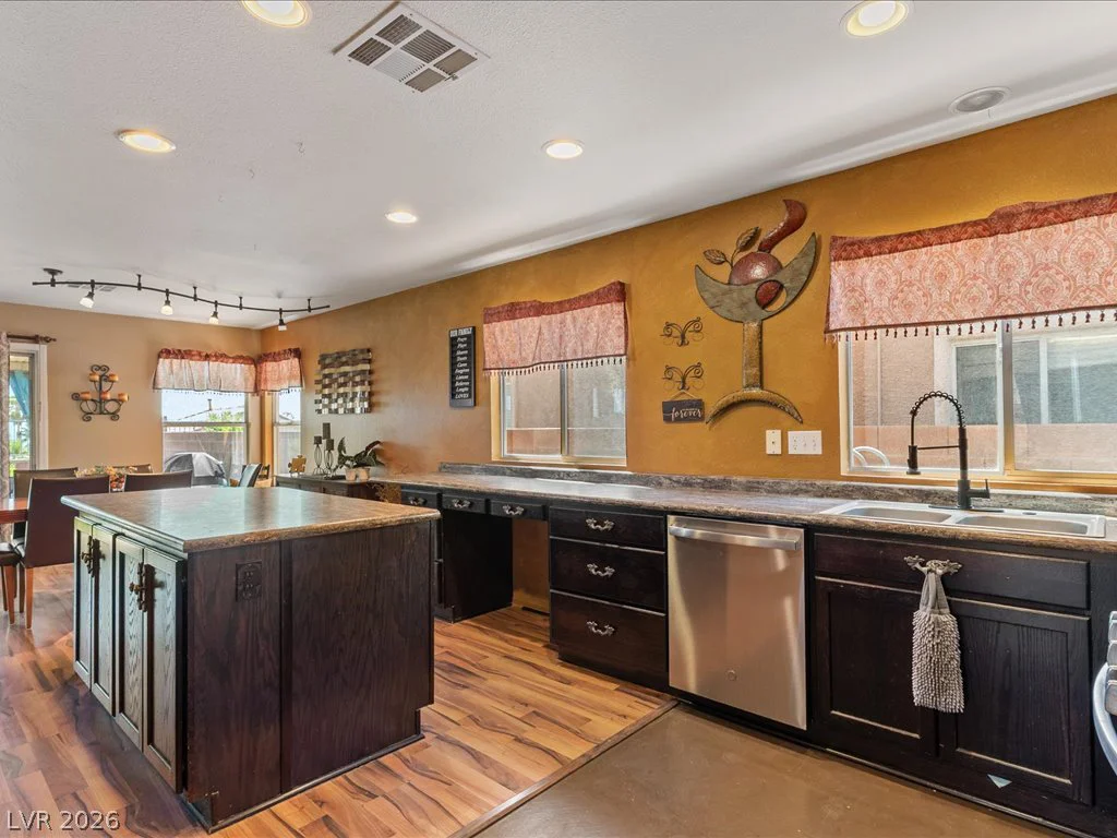 1228 Swanbrooke, Las Vegas, NV 89144