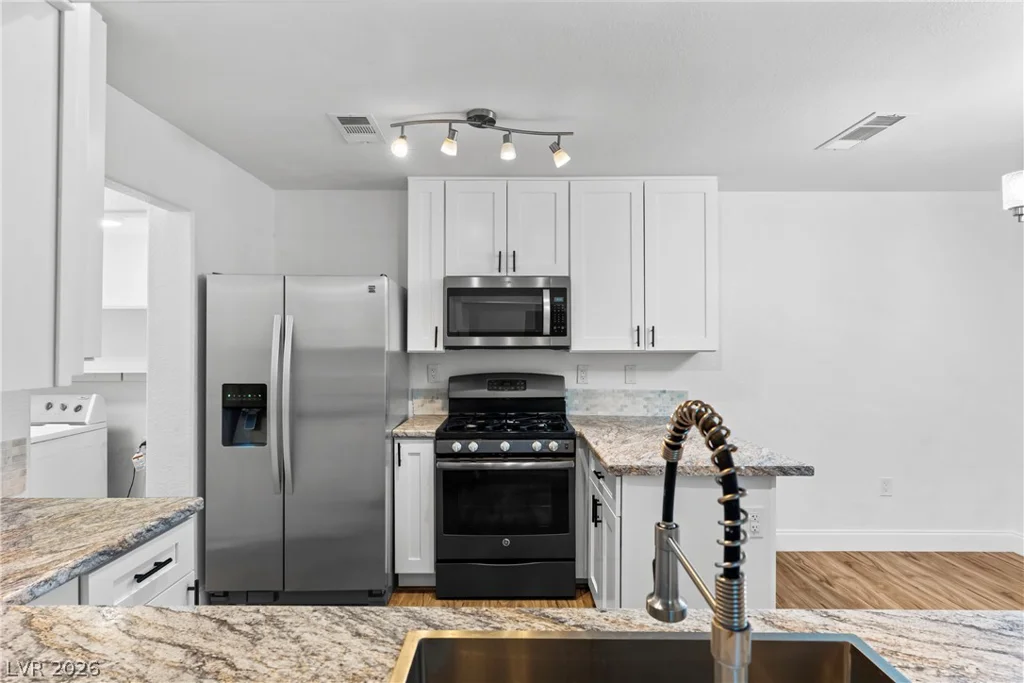 6965 Oyster Shell, Las Vegas, NV 89108