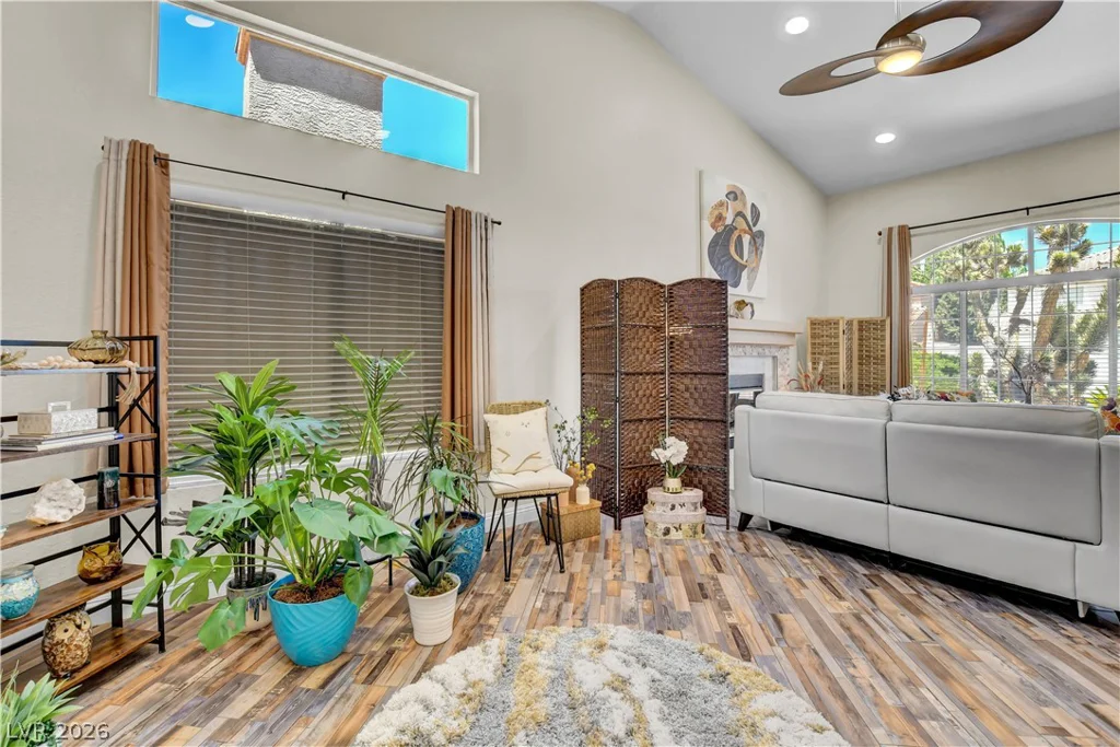 10005 Sail Landing, Las Vegas, NV 89117