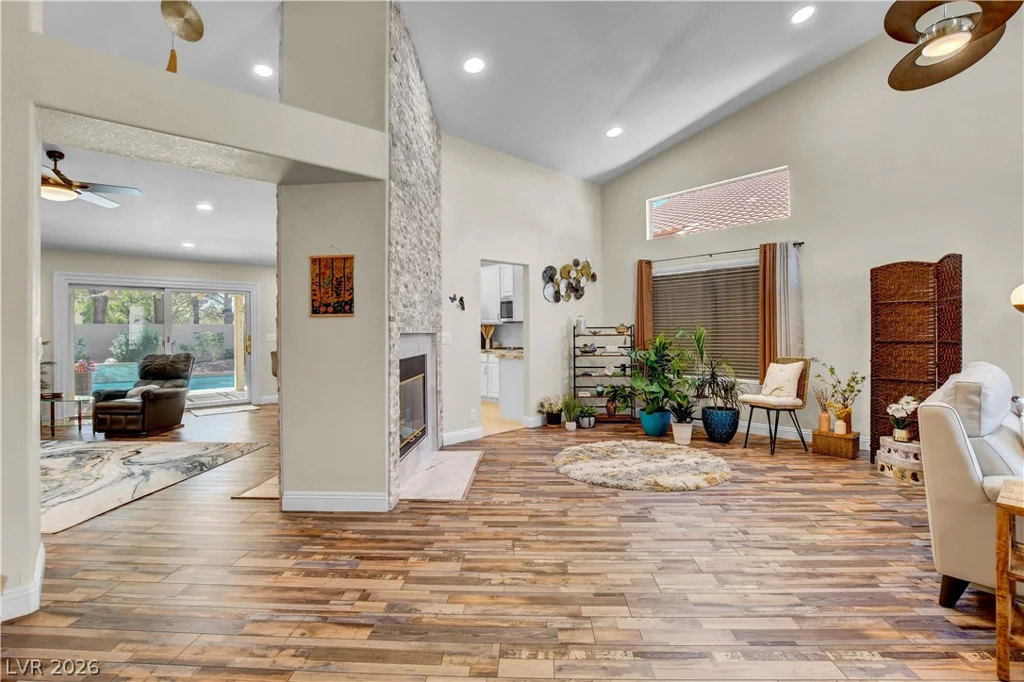 10005 Sail Landing, Las Vegas, NV 89117
