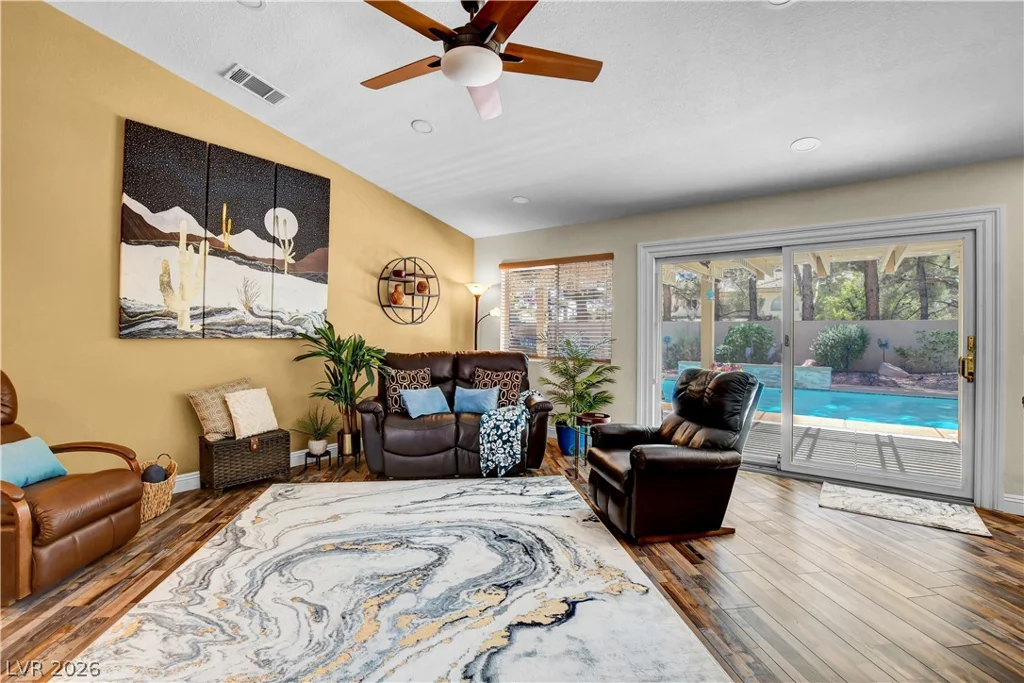 10005 Sail Landing, Las Vegas, NV 89117