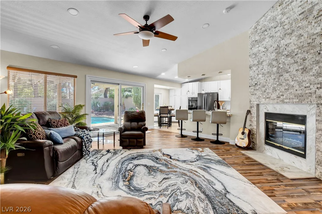 10005 Sail Landing, Las Vegas, NV 89117