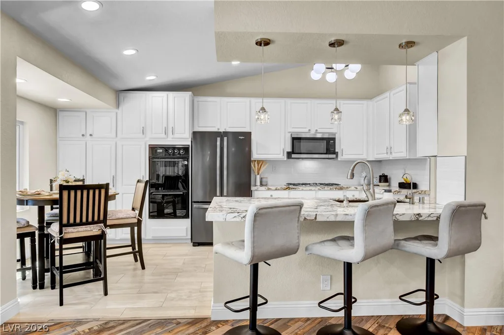 10005 Sail Landing, Las Vegas, NV 89117