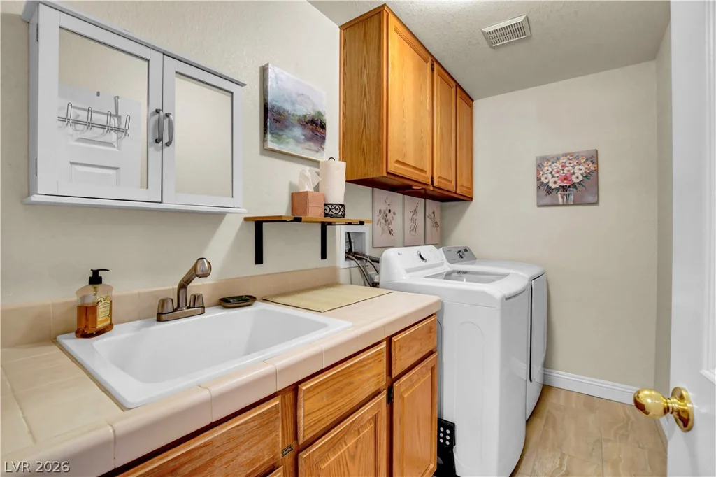 10005 Sail Landing, Las Vegas, NV 89117
