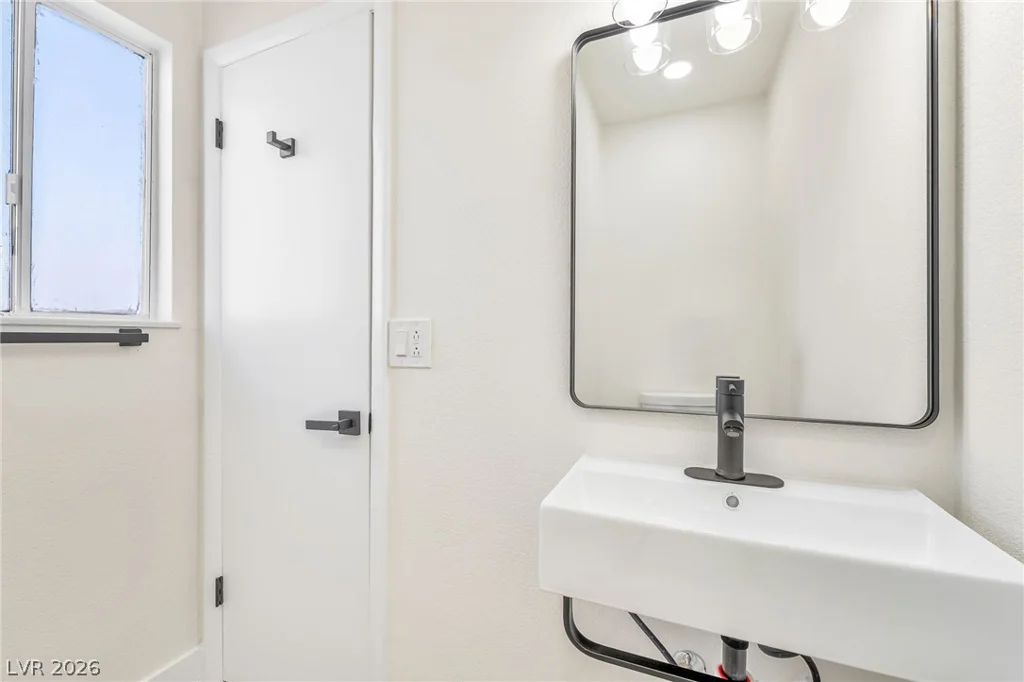 929 Palmetto, Henderson, NV 89015