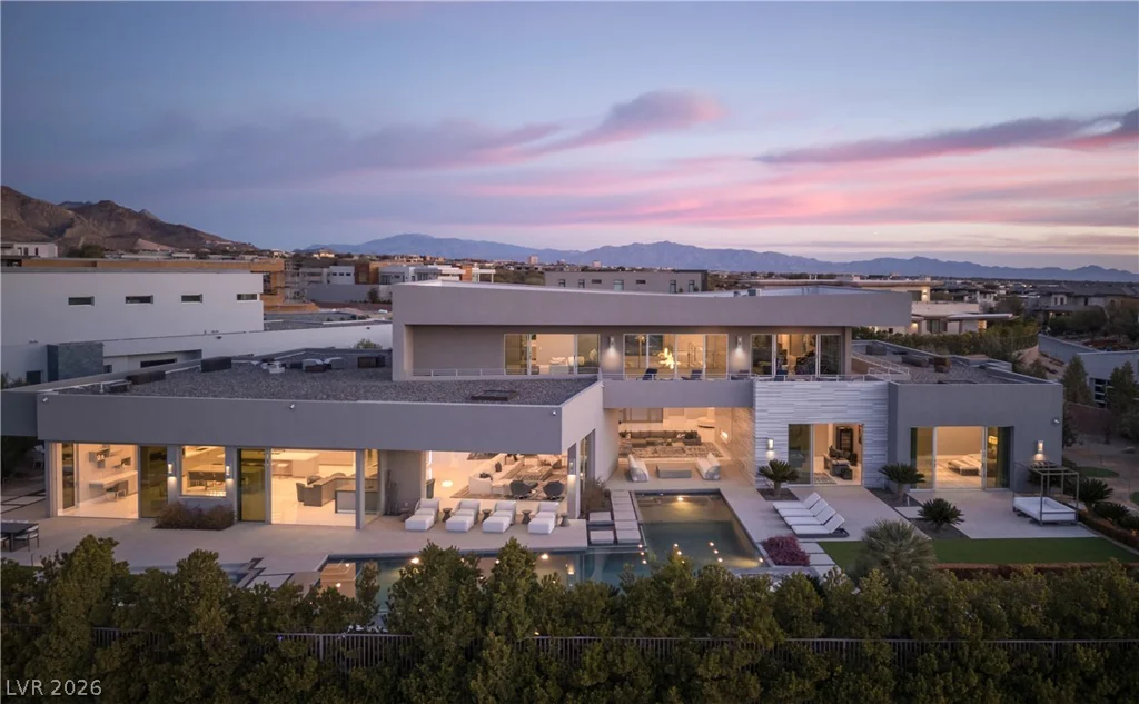 19 Flying Cloud, Las Vegas, NV 89135