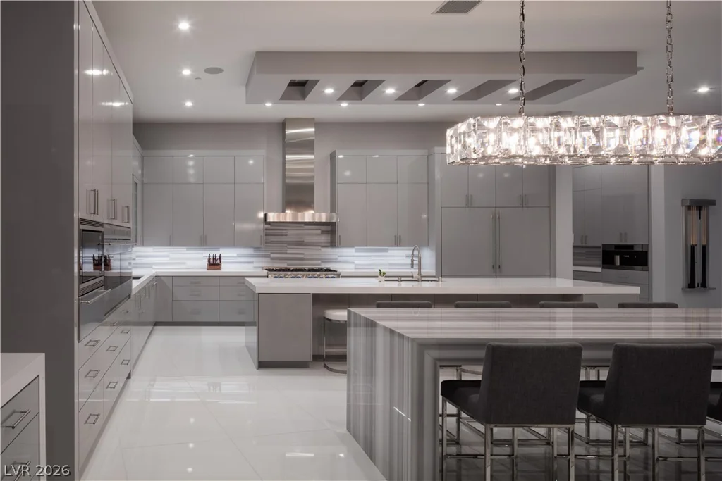 19 Flying Cloud, Las Vegas, NV 89135
