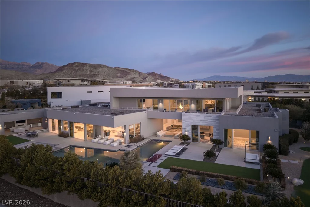 19 Flying Cloud, Las Vegas, NV 89135