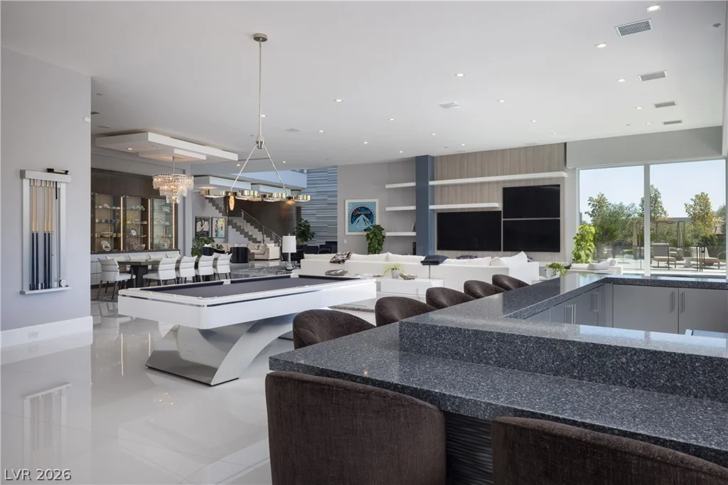 19 Flying Cloud, Las Vegas, NV 89135