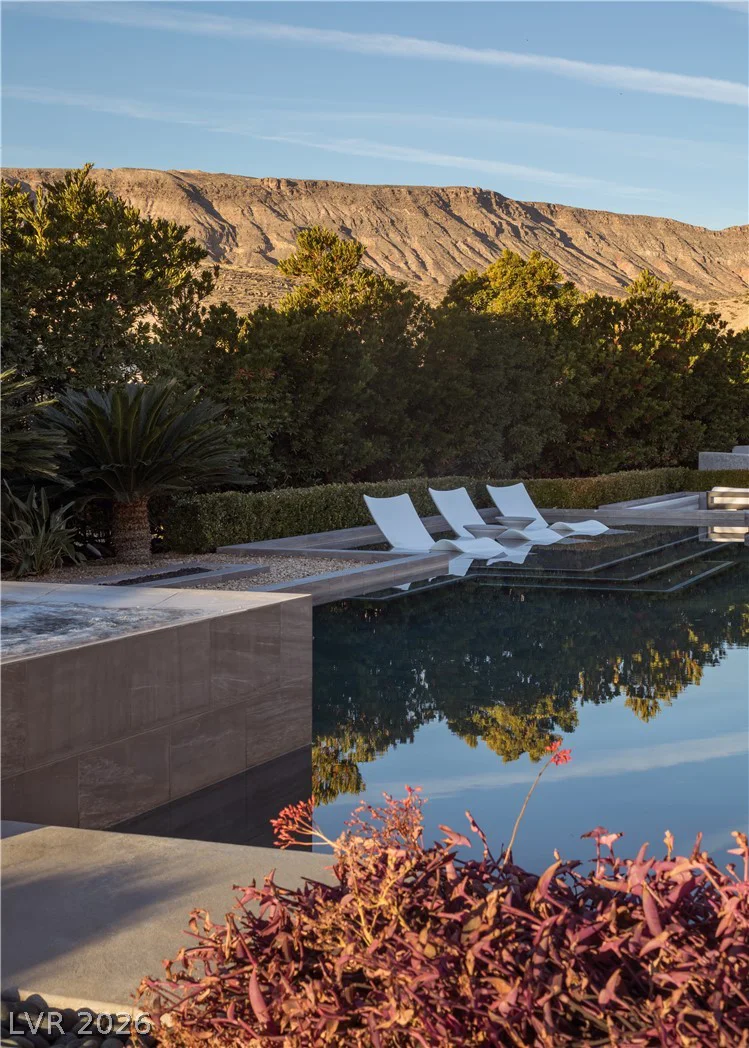 19 Flying Cloud, Las Vegas, NV 89135