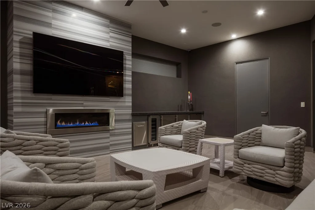 19 Flying Cloud, Las Vegas, NV 89135
