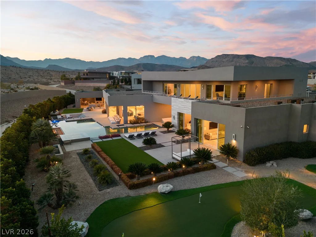 19 Flying Cloud, Las Vegas, NV 89135