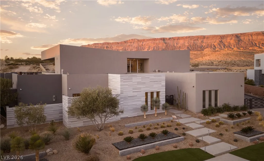 19 Flying Cloud, Las Vegas, NV 89135