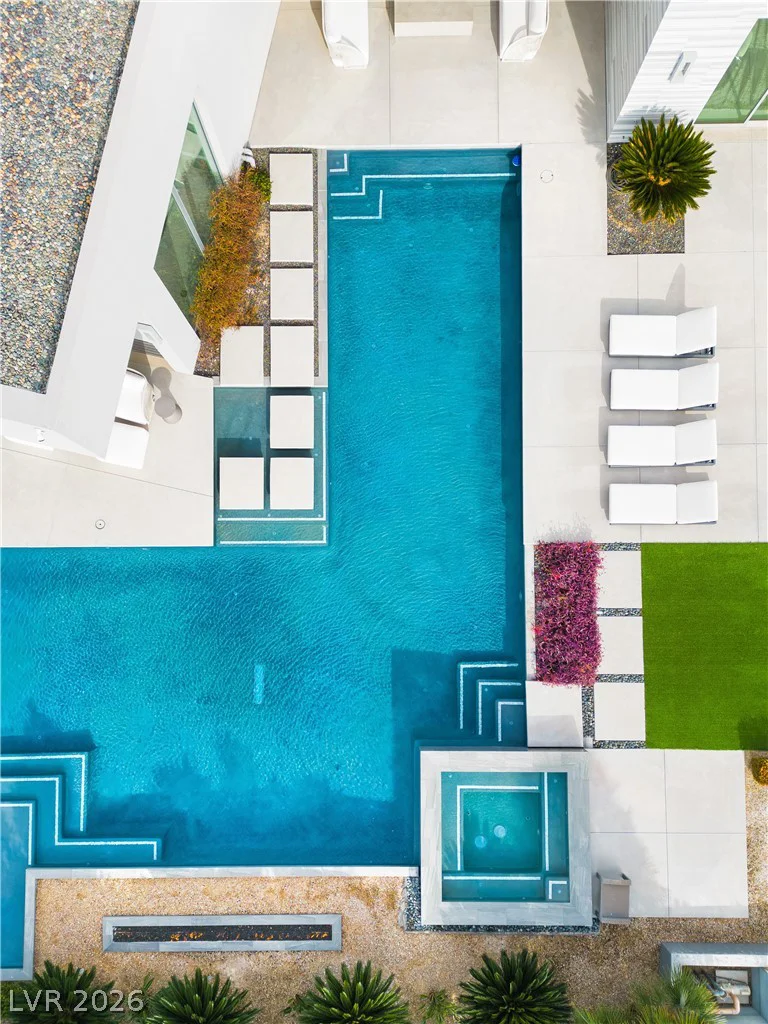 19 Flying Cloud, Las Vegas, NV 89135