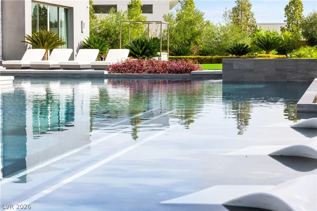 19 Flying Cloud, Las Vegas, NV 89135