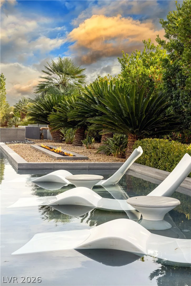 19 Flying Cloud, Las Vegas, NV 89135