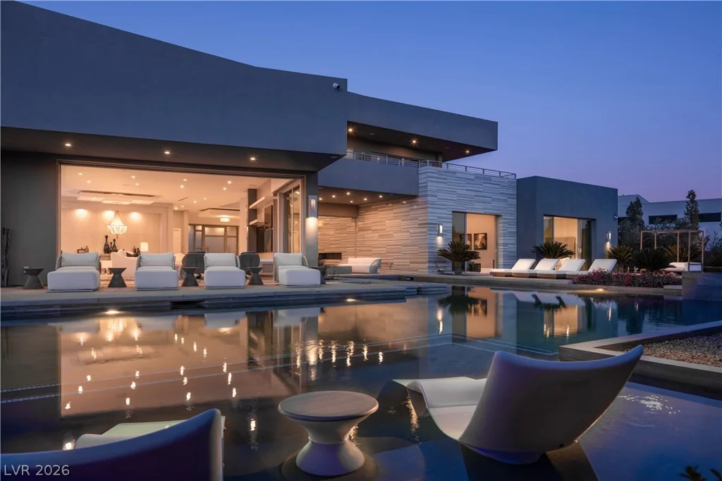 19 Flying Cloud, Las Vegas, NV 89135