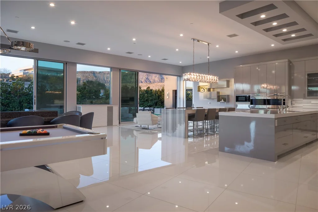 19 Flying Cloud, Las Vegas, NV 89135