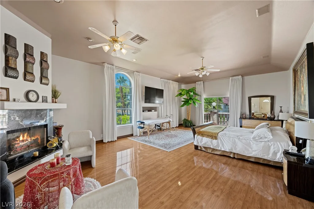 2563 Aviv, Las Vegas, NV 89121