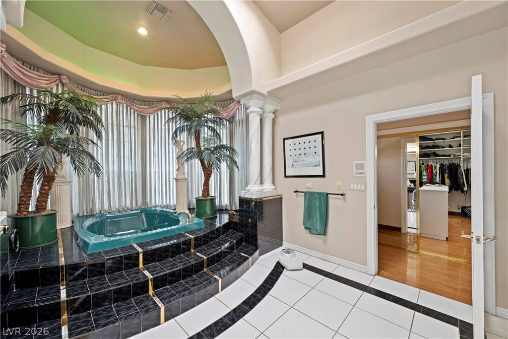 2563 Aviv, Las Vegas, NV 89121