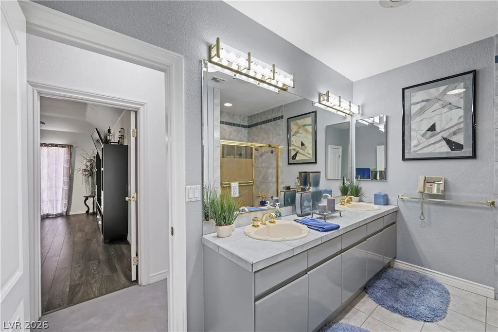 2563 Aviv, Las Vegas, NV 89121