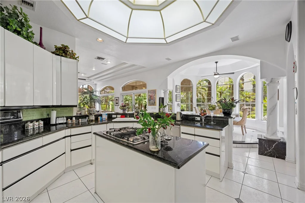 2563 Aviv, Las Vegas, NV 89121