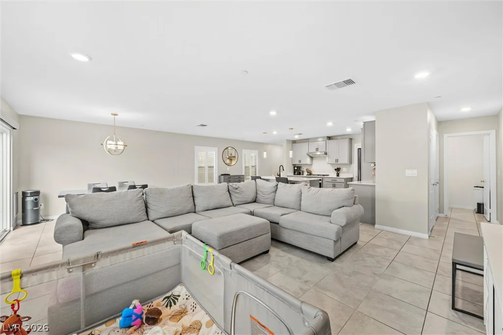 6466 Blue Ember, Las Vegas, NV 89130