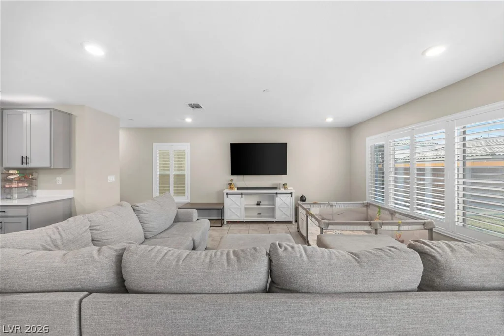 6466 Blue Ember, Las Vegas, NV 89130
