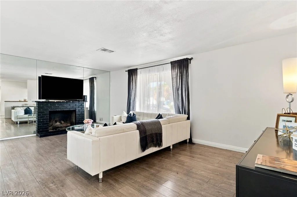 3540 Moraga, Las Vegas, NV 89103