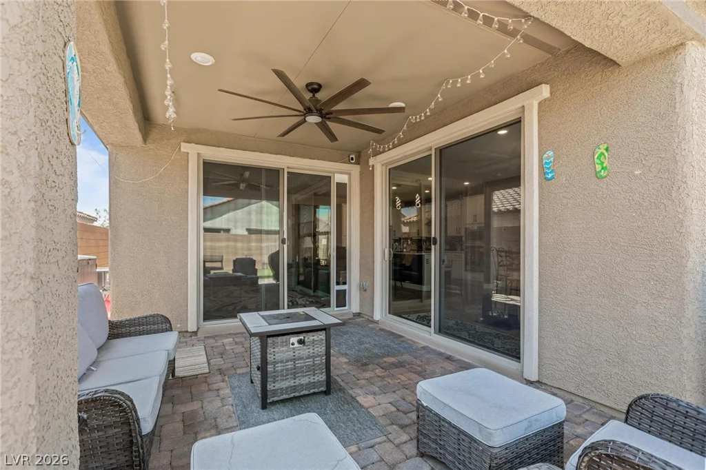 10934 Delparke Valley, Las Vegas, NV 89166