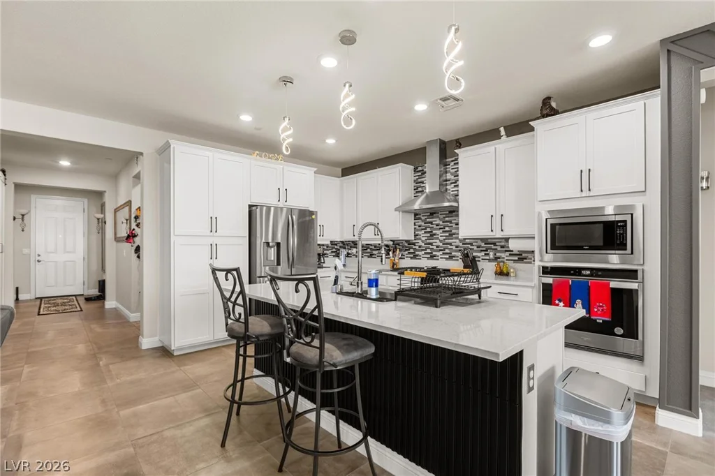 10934 Delparke Valley, Las Vegas, NV 89166