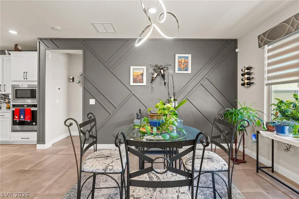 10934 Delparke Valley, Las Vegas, NV 89166