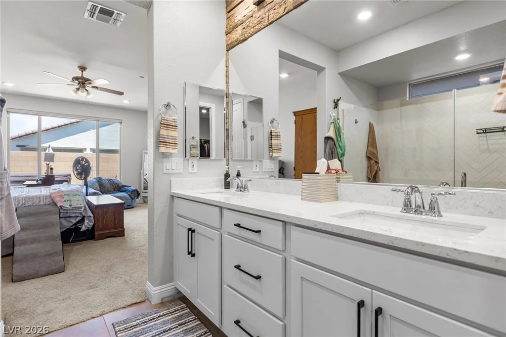 10934 Delparke Valley, Las Vegas, NV 89166