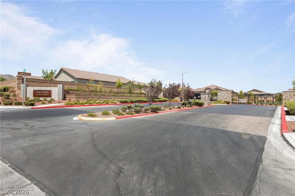 10934 Delparke Valley, Las Vegas, NV 89166