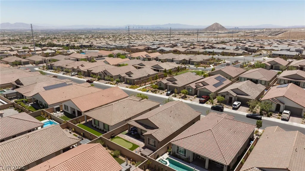 10934 Delparke Valley, Las Vegas, NV 89166