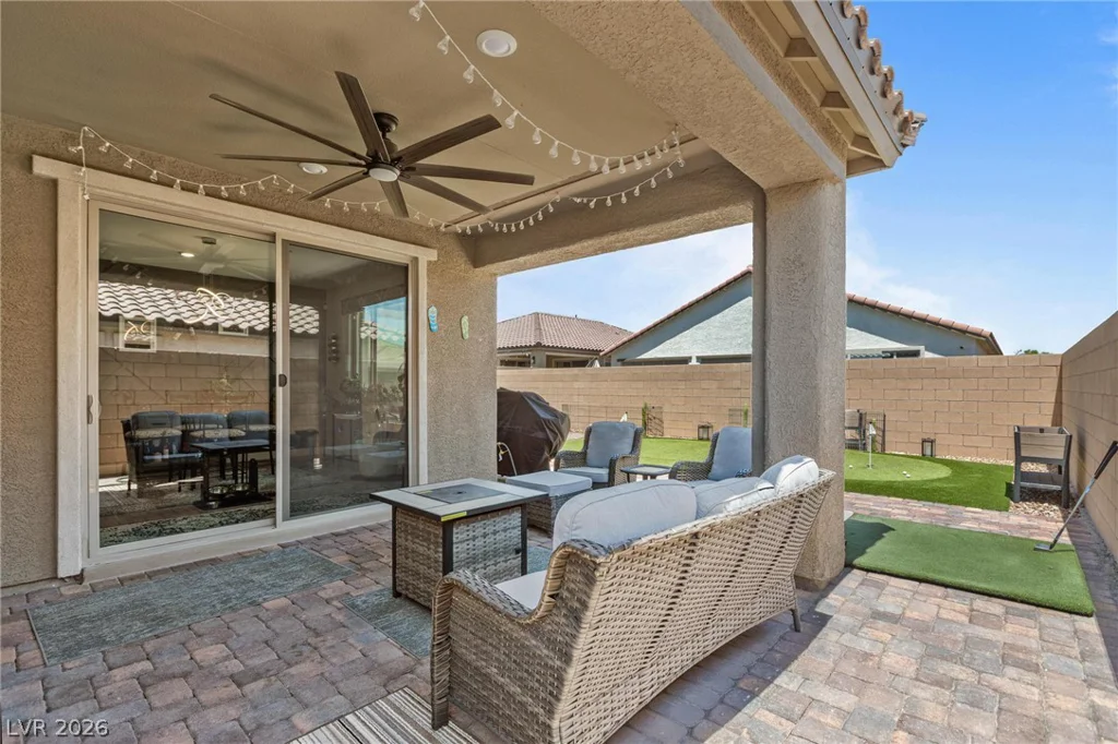 10934 Delparke Valley, Las Vegas, NV 89166