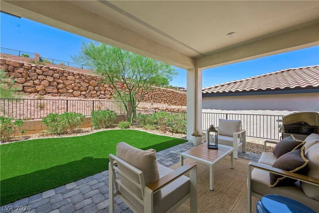 69 Stone Bluff, Henderson, NV 89011