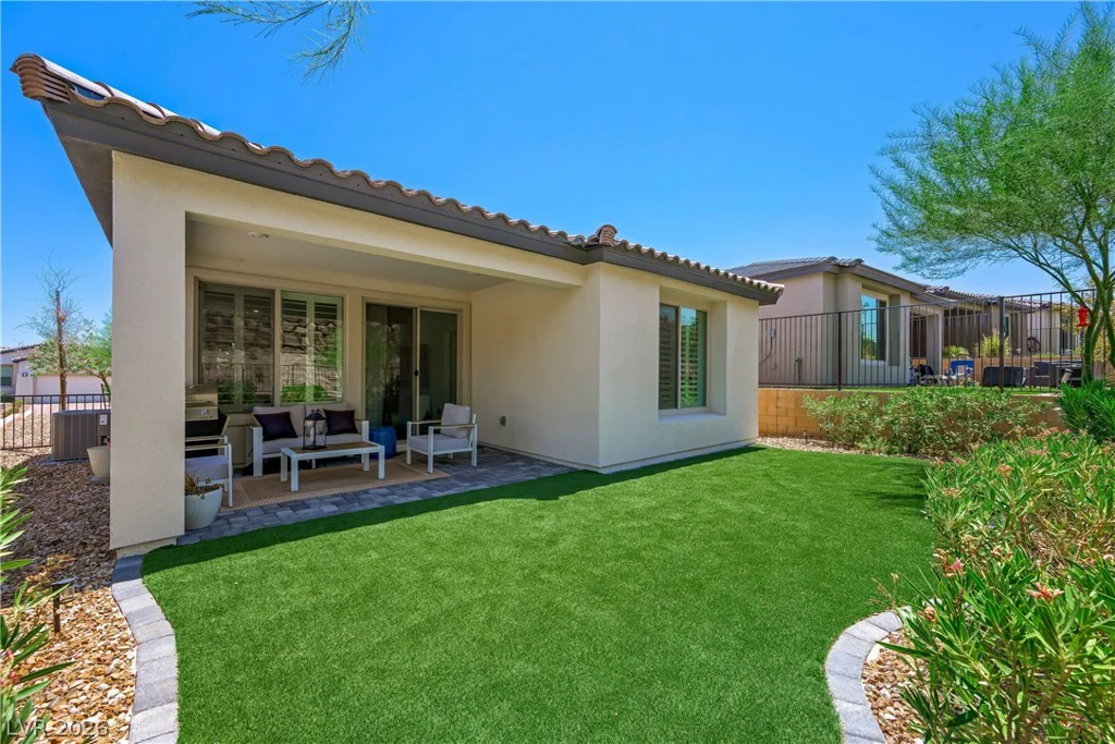 69 Stone Bluff, Henderson, NV 89011