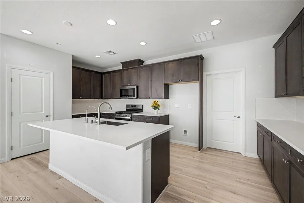 877 Mary Baer, Henderson, NV 89011