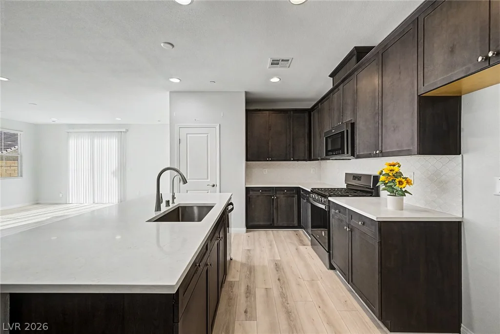877 Mary Baer, Henderson, NV 89011