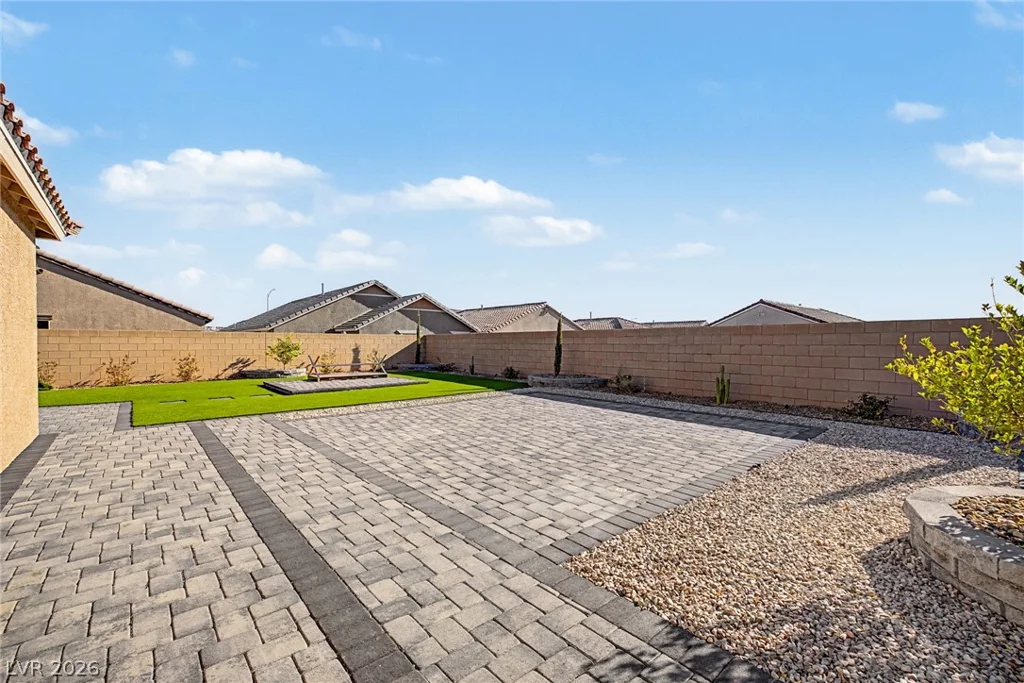 877 Mary Baer, Henderson, NV 89011