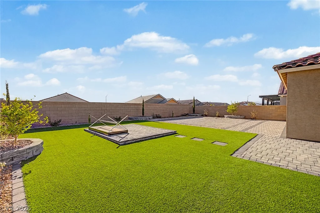 877 Mary Baer, Henderson, NV 89011