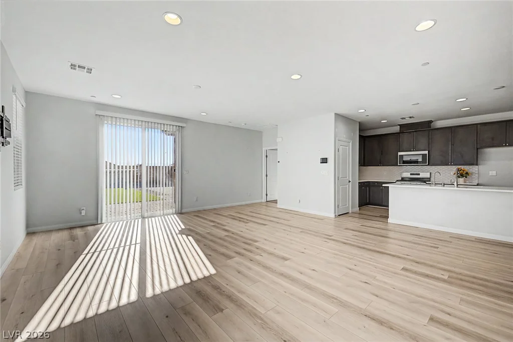877 Mary Baer, Henderson, NV 89011