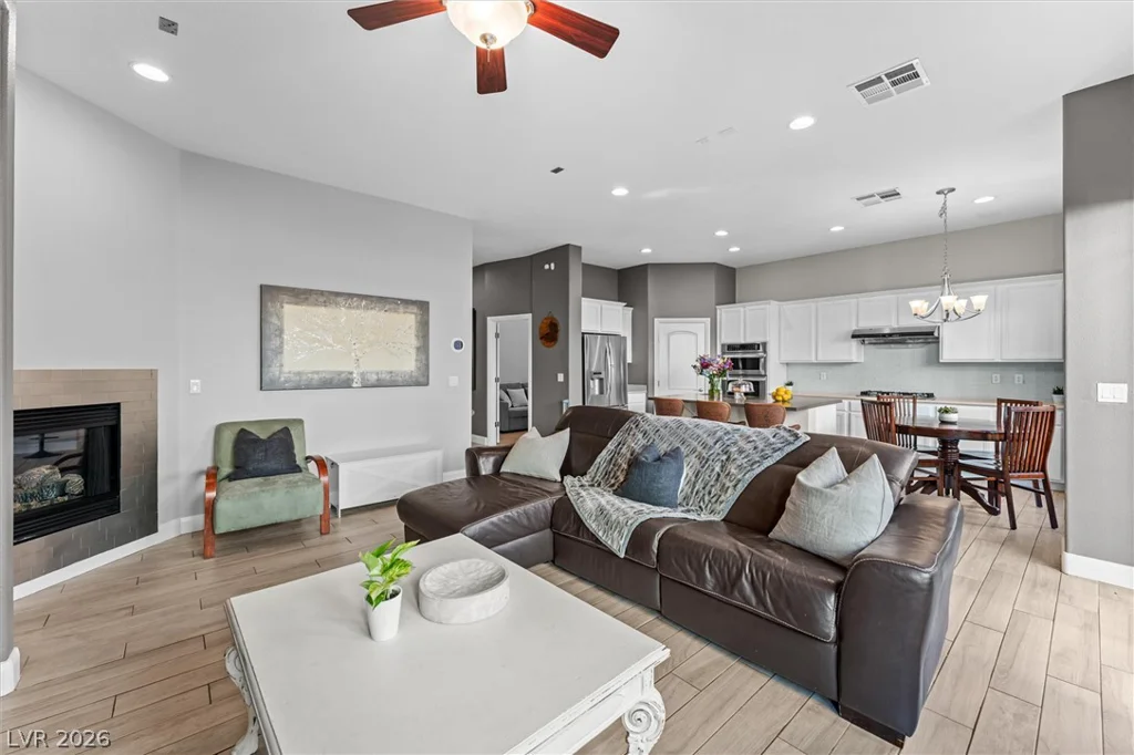 9164 Dalmahoy, Las Vegas, NV 89145