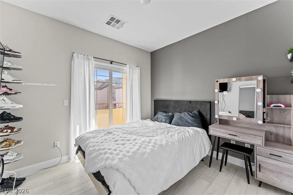 9164 Dalmahoy, Las Vegas, NV 89145