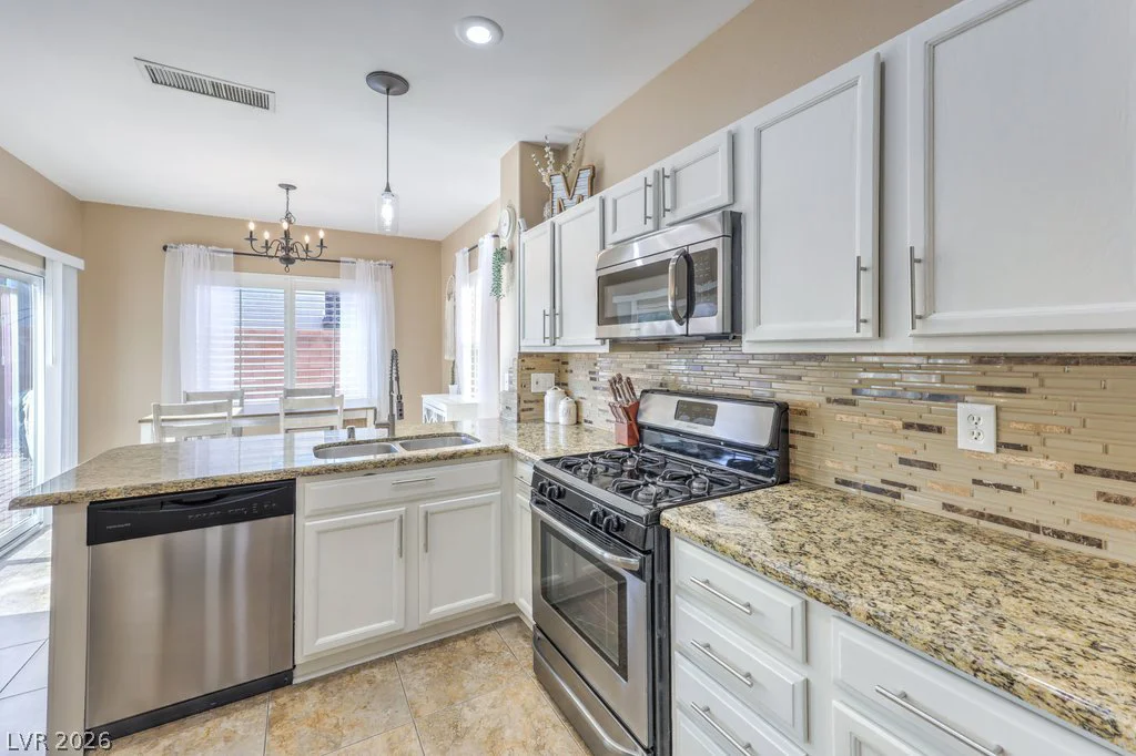 7137 River Meadows, Las Vegas, NV 89131