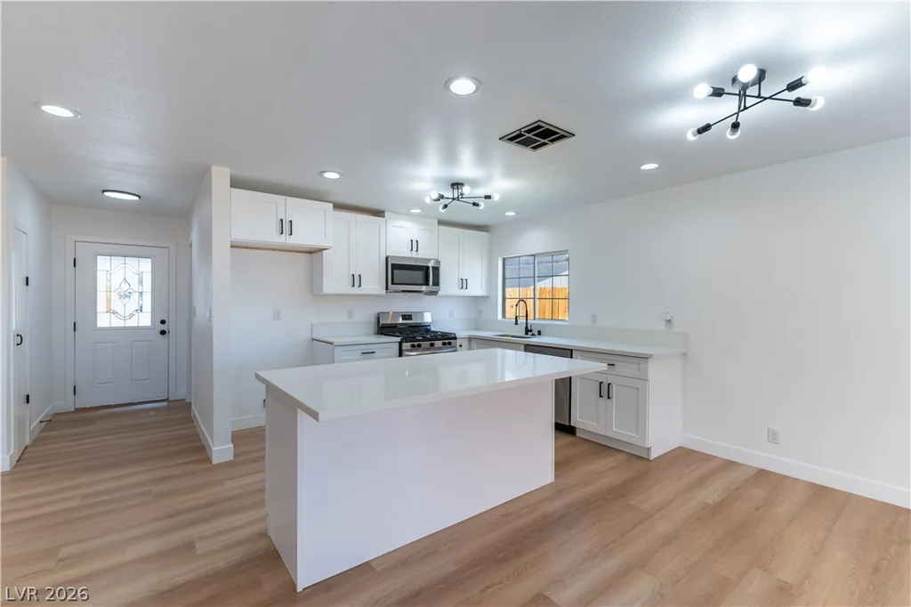 34 Del Amo, Las Vegas, NV 89110