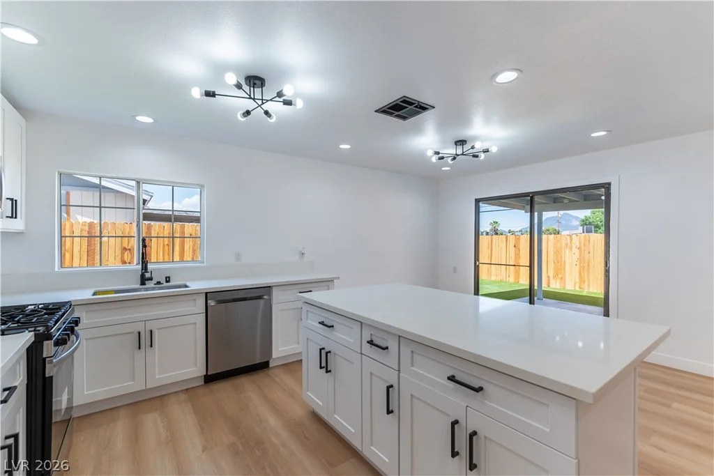 34 Del Amo, Las Vegas, NV 89110