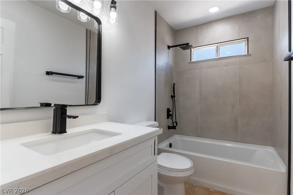34 Del Amo, Las Vegas, NV 89110